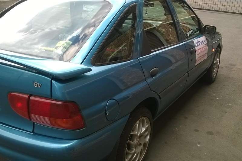ford escort 1999